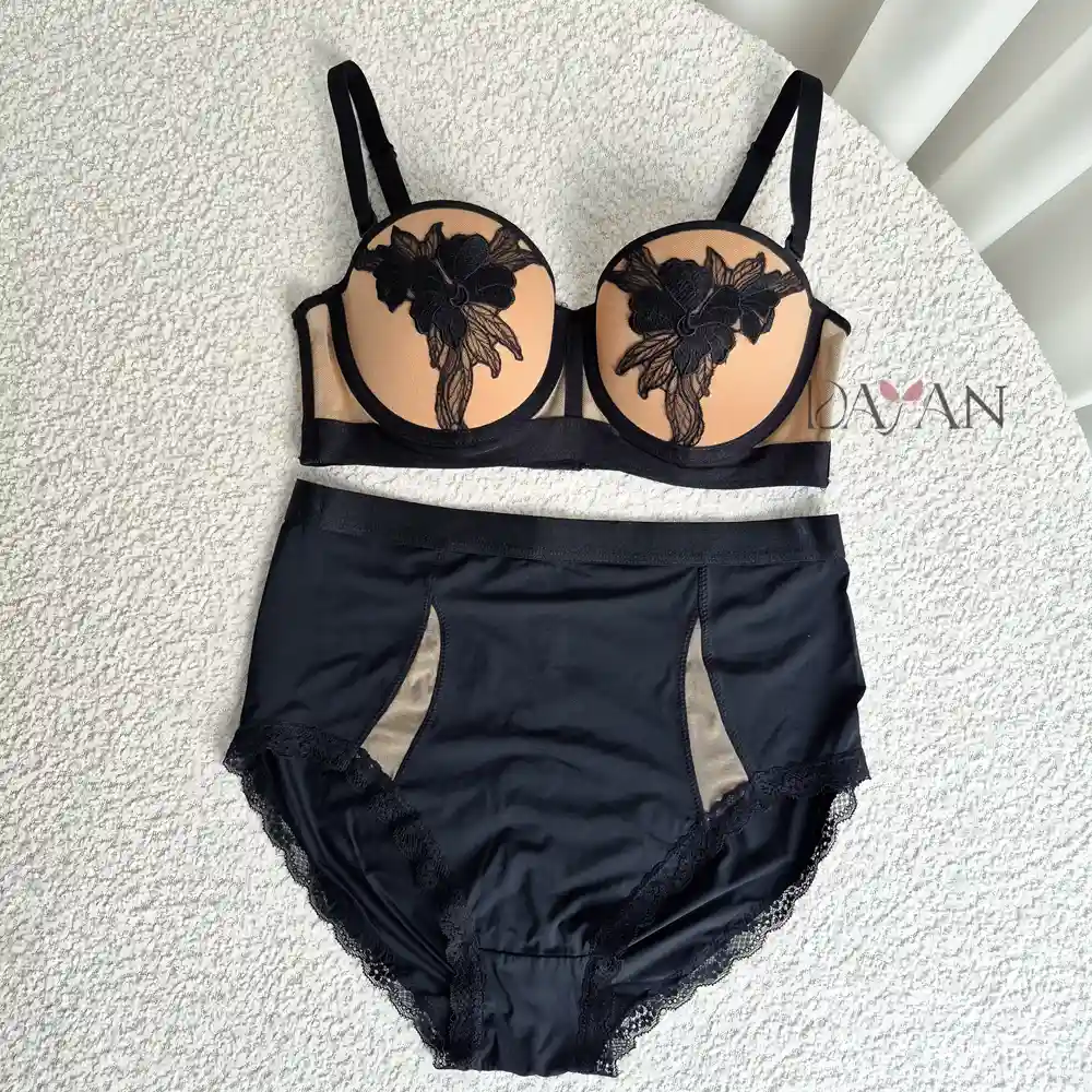 set bra black crem ست اسفنجی مشکی طرح گلدار - تصویر 1